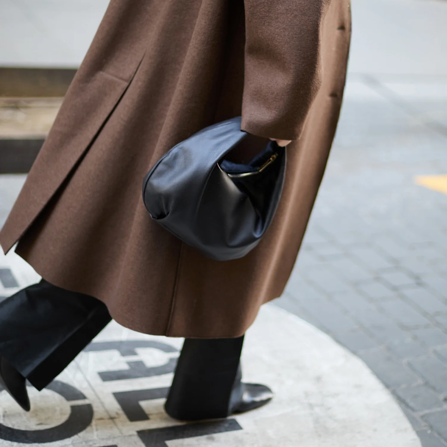 Aoyama 2 - Sheepskin Leather - Black / Gold / Camel - Image 5