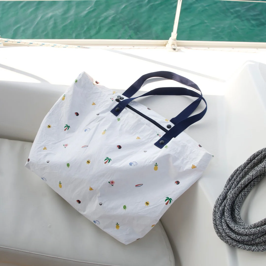 Del Mar Packable Tote Large - Tyvek - White Hawaii Emoji - Image 11