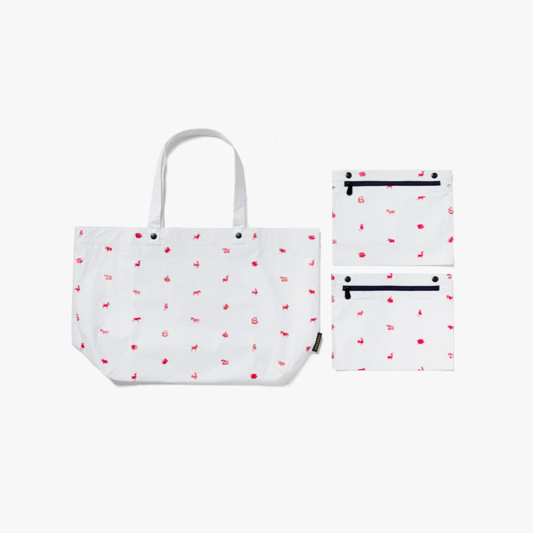 Del Mar Packable Tote Large - Tyvek - White Zodiac - Image 6