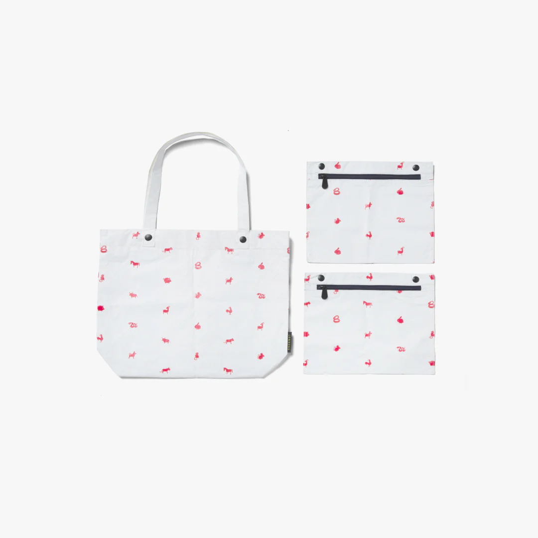 Del Mar Packable Tote Small - Tyvek - White Zodiac - Image 6