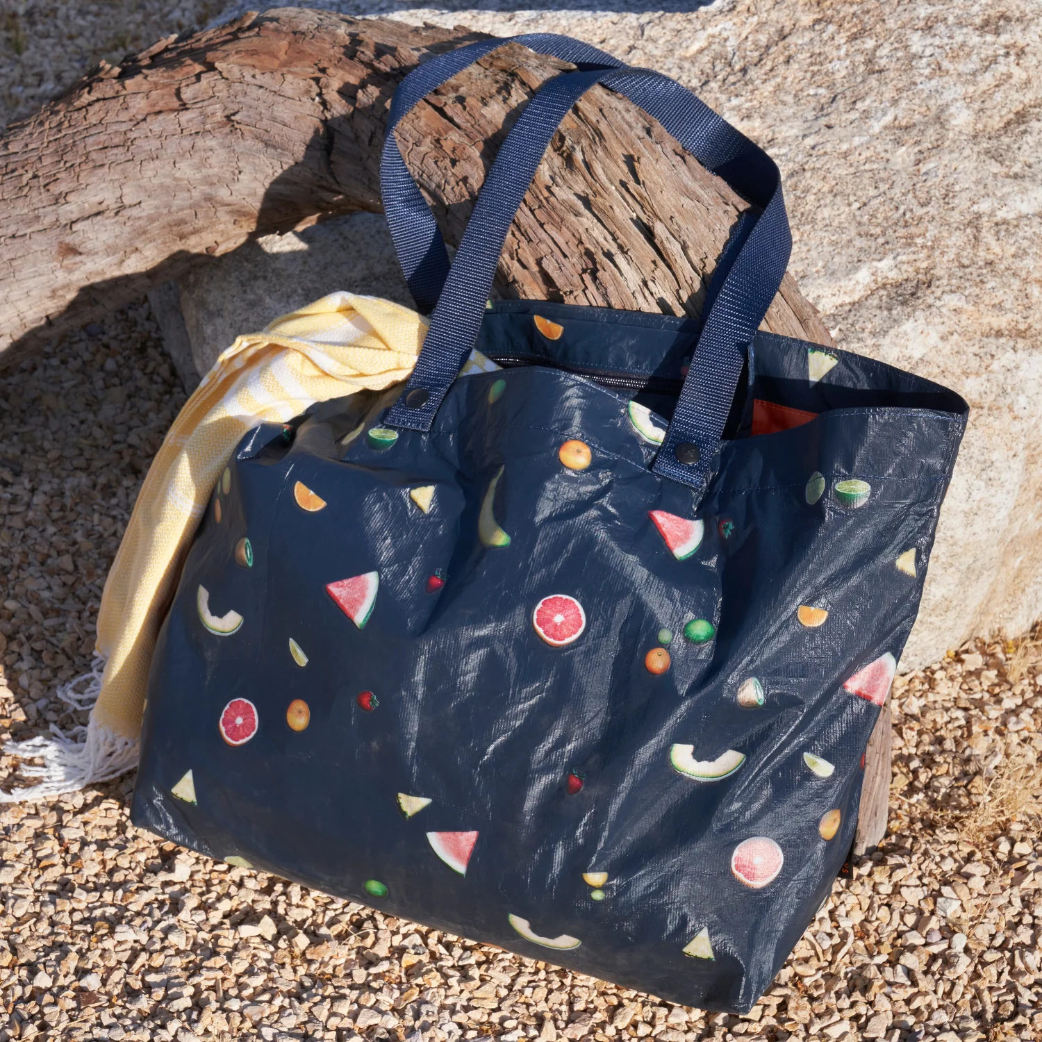 Del Mar Packable Tote Large - Tyvek - Navy Fruit - Image 3