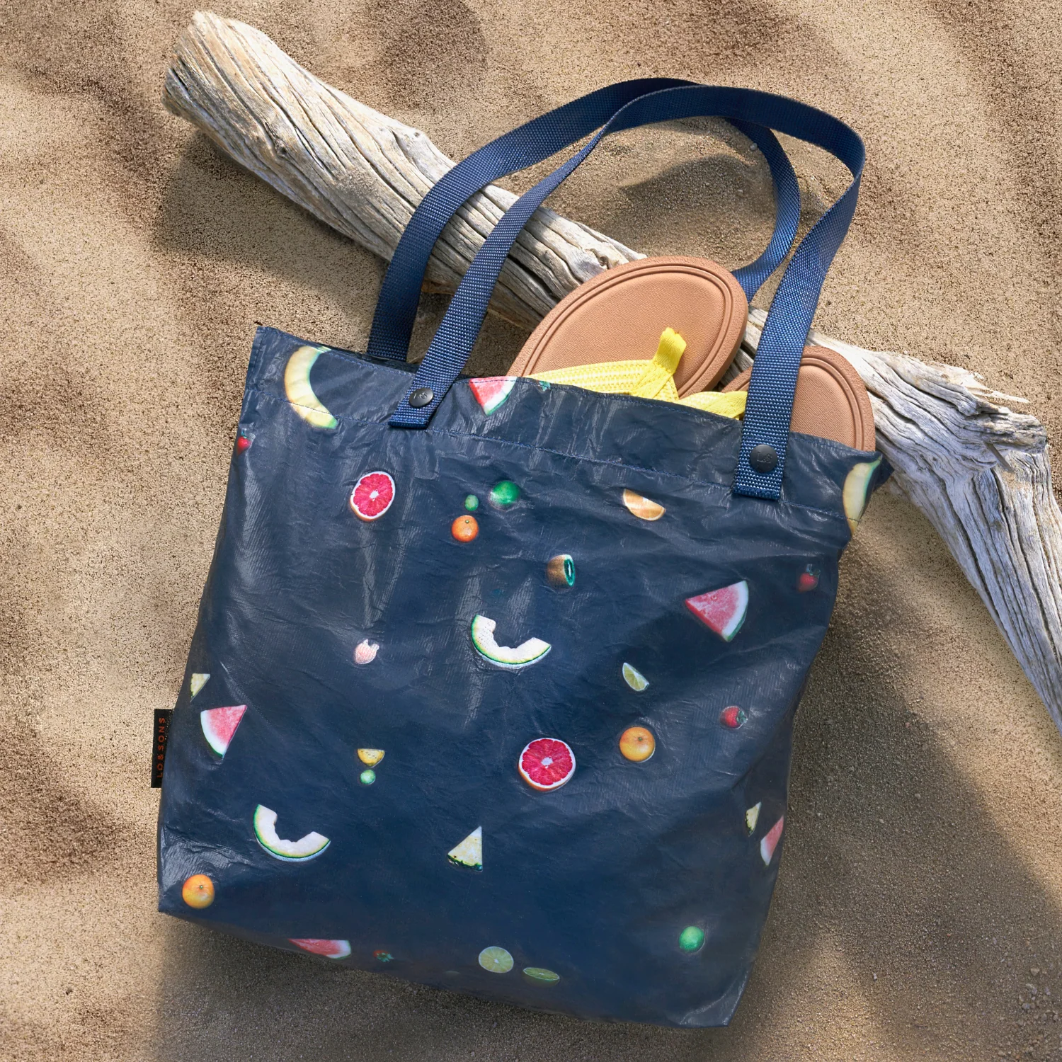 Del Mar Packable Tote Small - Tyvek - Navy Fruit - Image 3